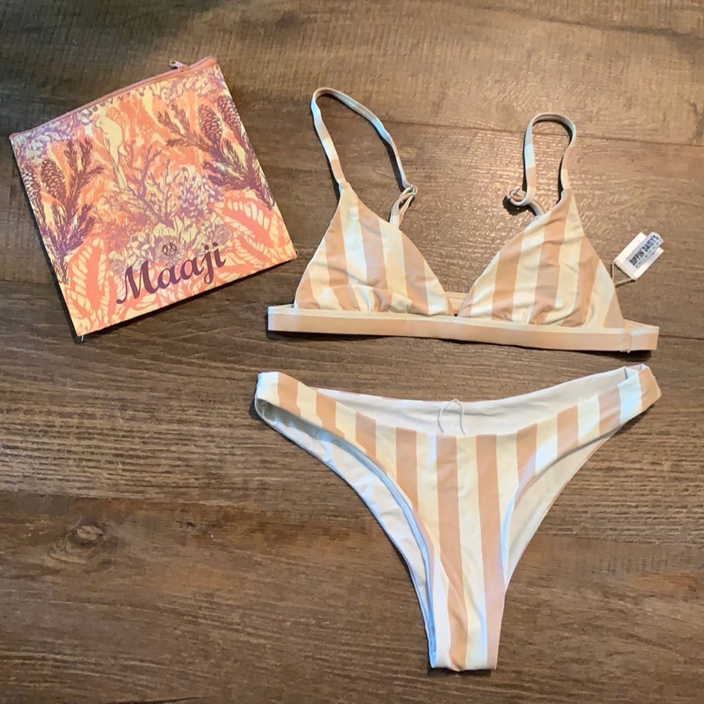 Dippin’ Daisy bikini set